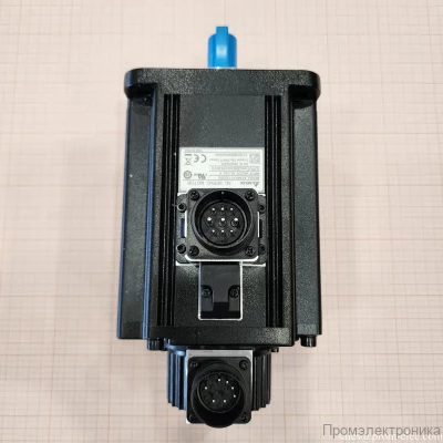 ECMA-K11320SS Серводвигатель переменного тока 2.0кВт, 400В, 2000об/мин, с тормозом и сальником, вал со шпонкой и внутренней резьбой